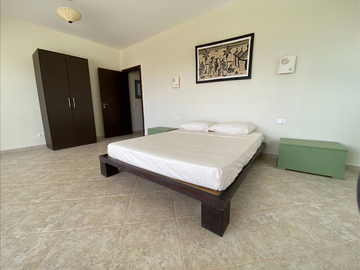 pics/photos/villa2/thumb-162_Gästezimmer-mit-Meerblick_Guest-room-with-sea-view_Chambre-d'hôtes-avec-vue-mer_Quarto-de-hóspedes-com-vista-para-o-mar.png